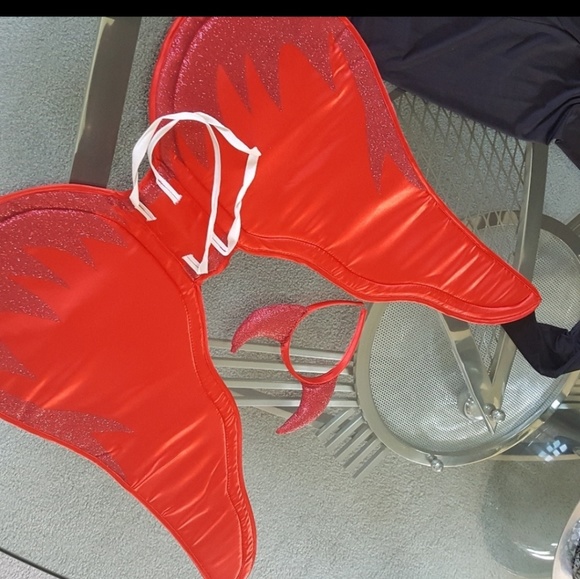 unbranded Other - Red wings and horn devil headband